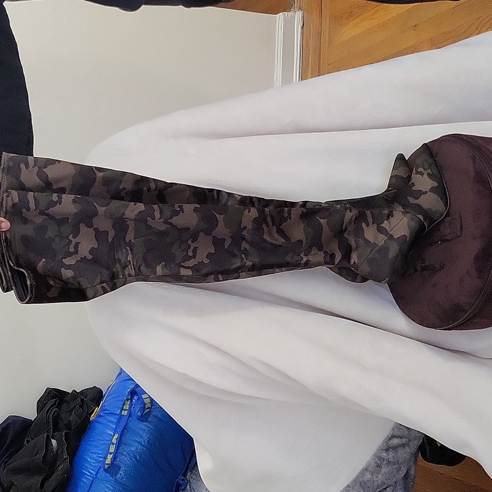 Boots - Picture 2 of 4